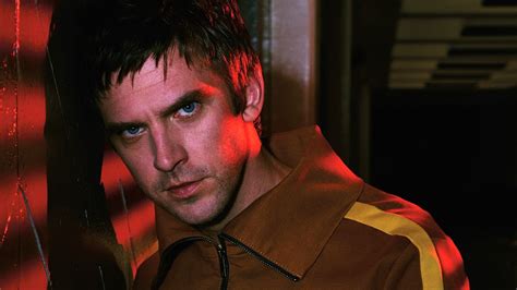 Legion Starring Dan Stevens Unravels Reality With Psychedelic Flourishes and Superhero Complexity! 